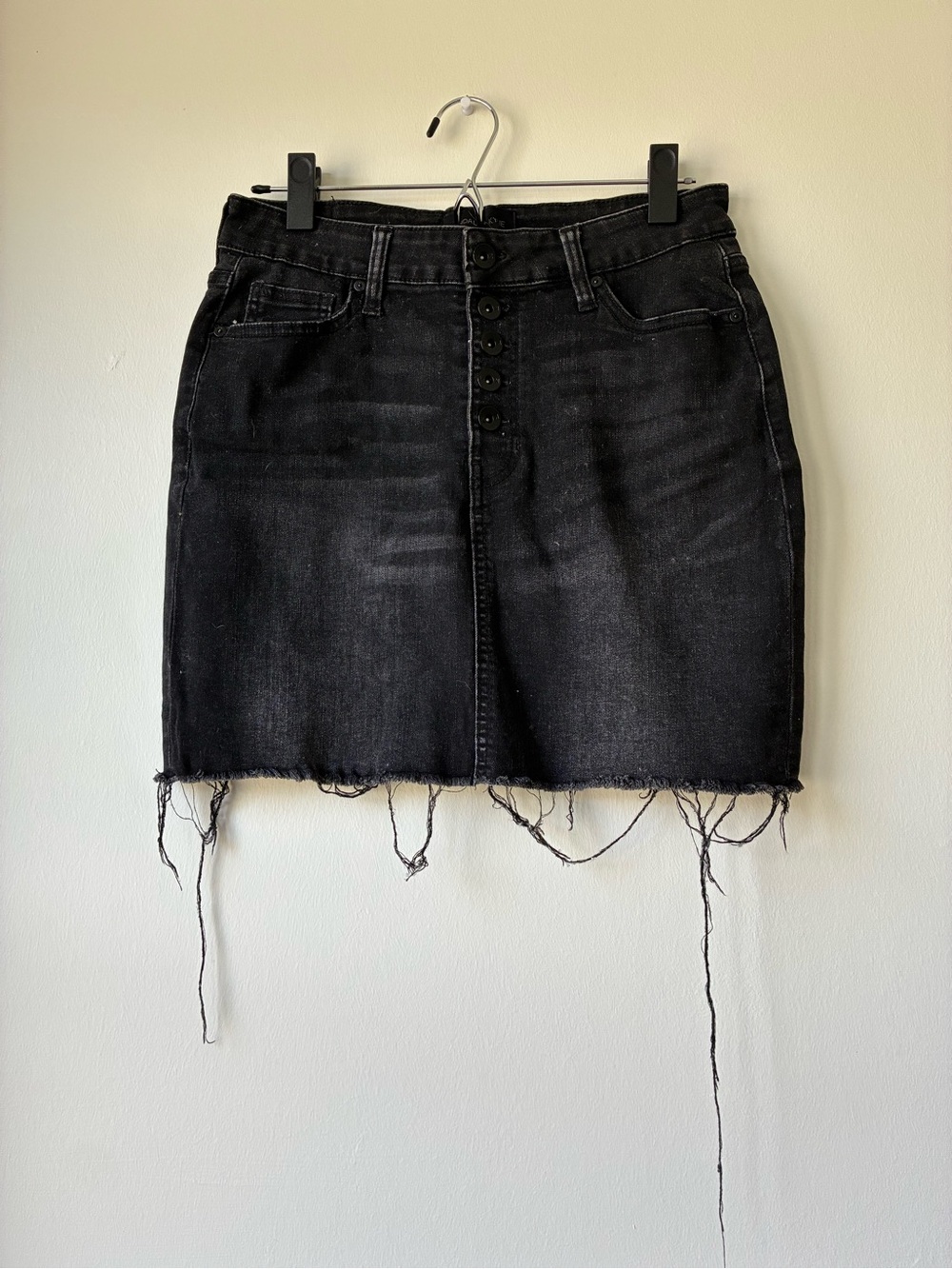 Kendall & Kylie Black Distressed Button-Front Mini Skirt